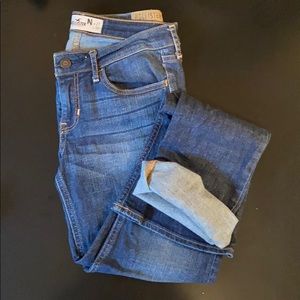Dark wash Hollister boot cut jeans!